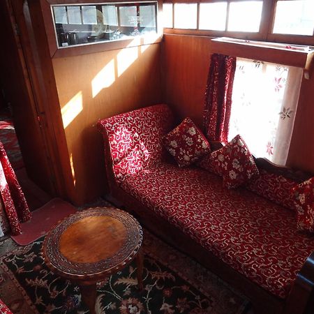 Houseboat Moon Of Kashmir Hotel Srīnagar Cameră foto