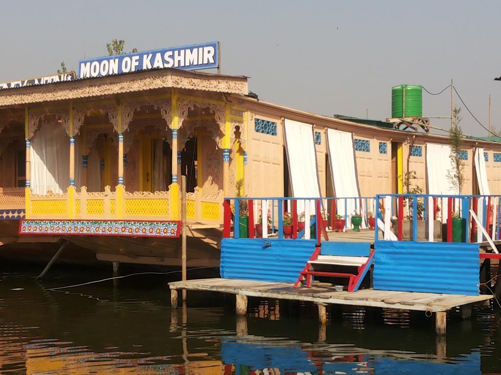 Houseboat Moon Of Kashmir Hotel Srīnagar Exterior foto