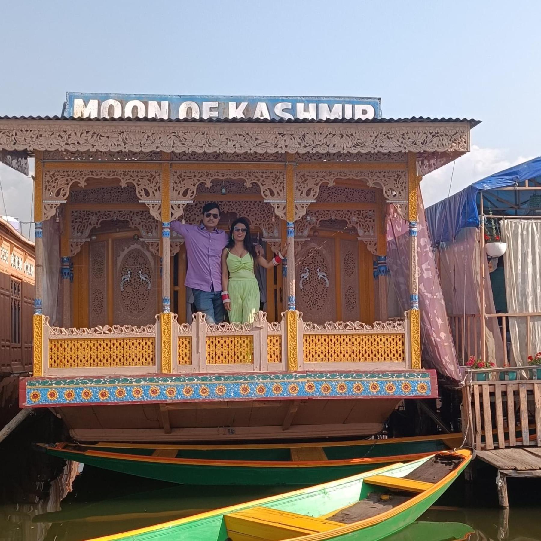 Houseboat Moon Of Kashmir Hotel Srīnagar Exterior foto