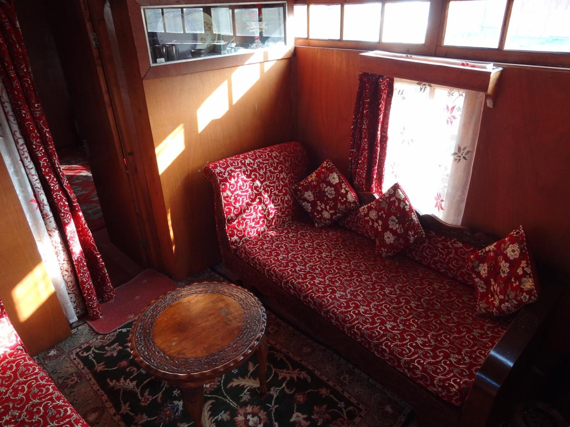 Houseboat Moon Of Kashmir Hotel Srīnagar Cameră foto